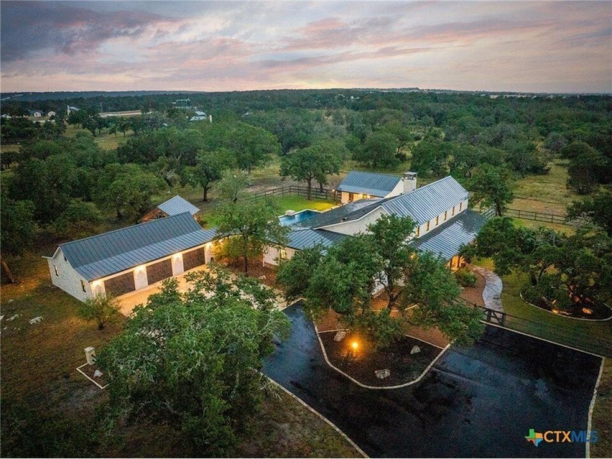 Picture of Home For Sale in Fredericksburg, Texas, United States