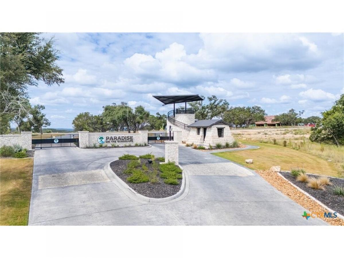 Picture of Residential Land For Sale in Canyon Lake, Texas, United States