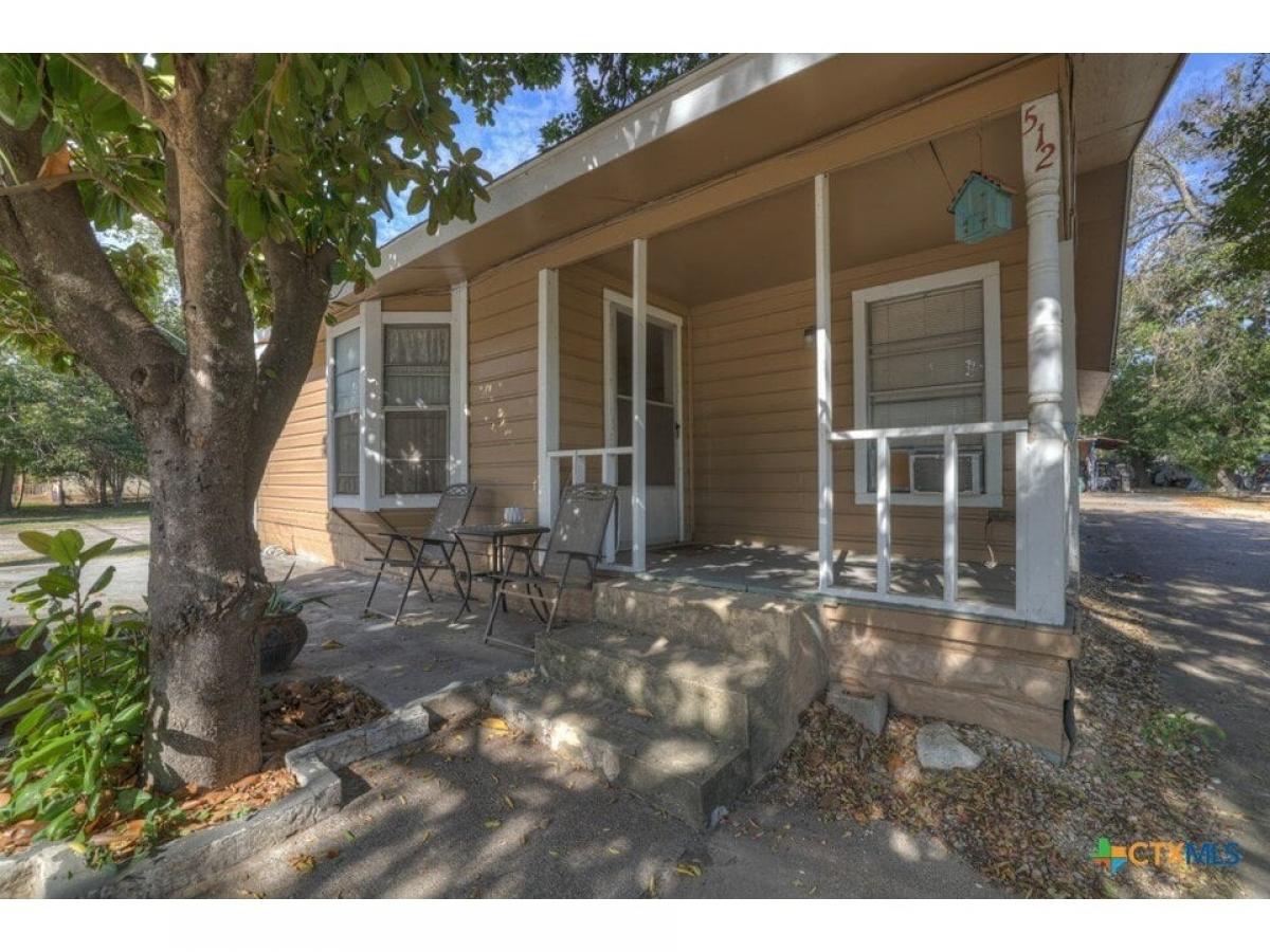 Picture of Home For Sale in San Marcos, Texas, United States