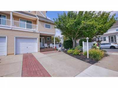 Home For Sale in Ventnor, New Jersey