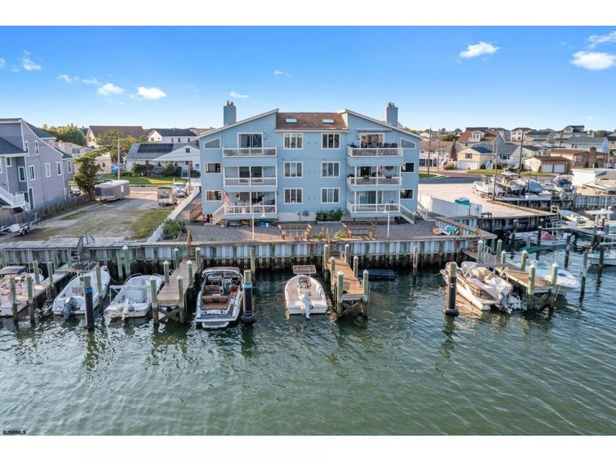 Picture of Home For Sale in Brigantine, New Jersey, United States