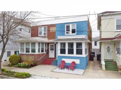 Home For Sale in Ventnor, New Jersey