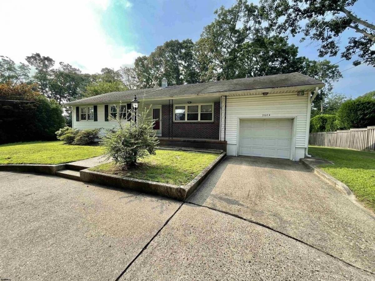 Picture of Home For Sale in Northfield, New Jersey, United States