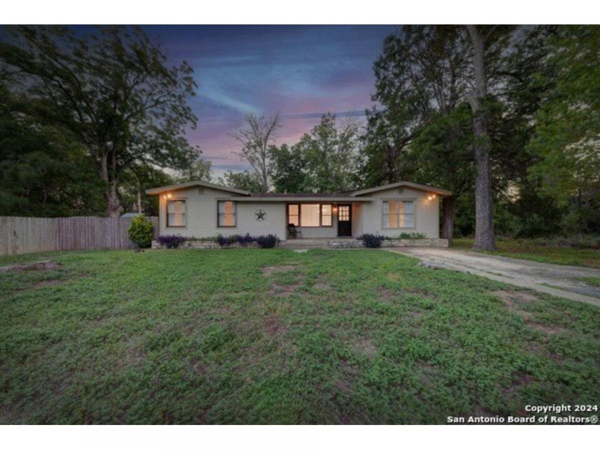 Picture of Home For Sale in Seguin, Texas, United States