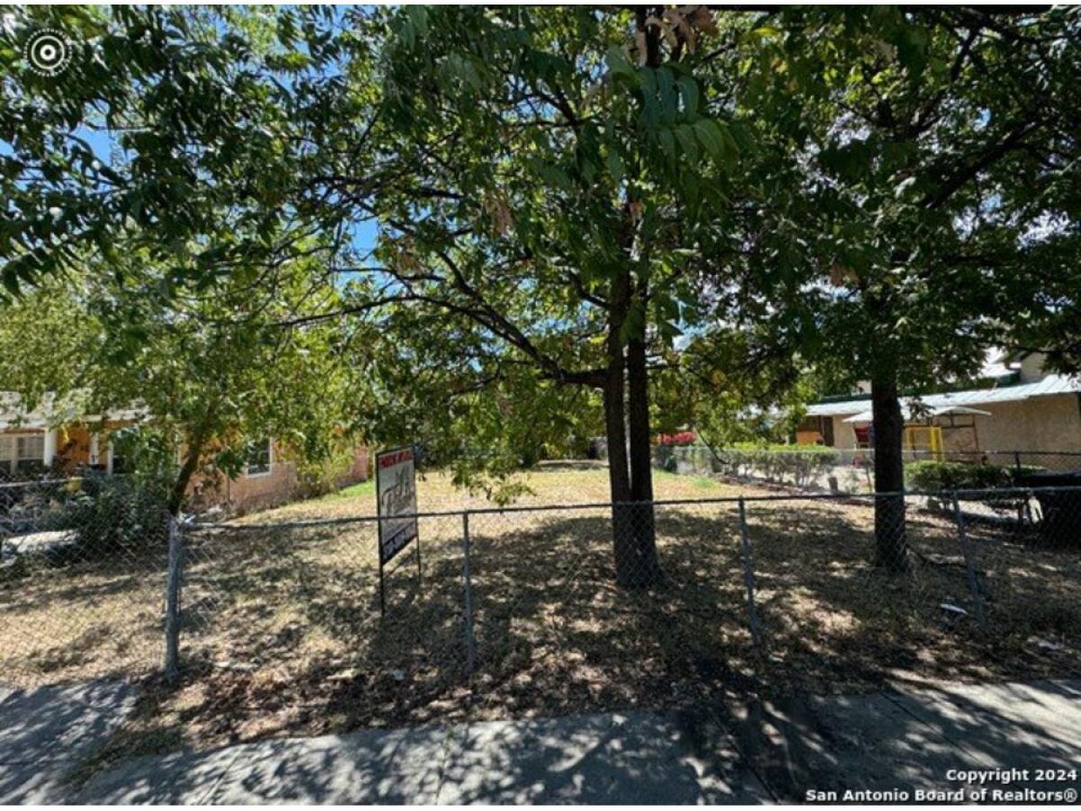 Picture of Residential Land For Sale in San Antonio, Texas, United States