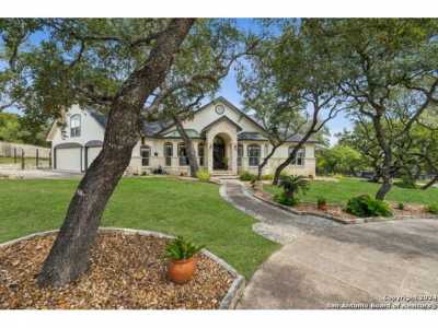 Home For Sale in Fair Oaks Ranch, Texas