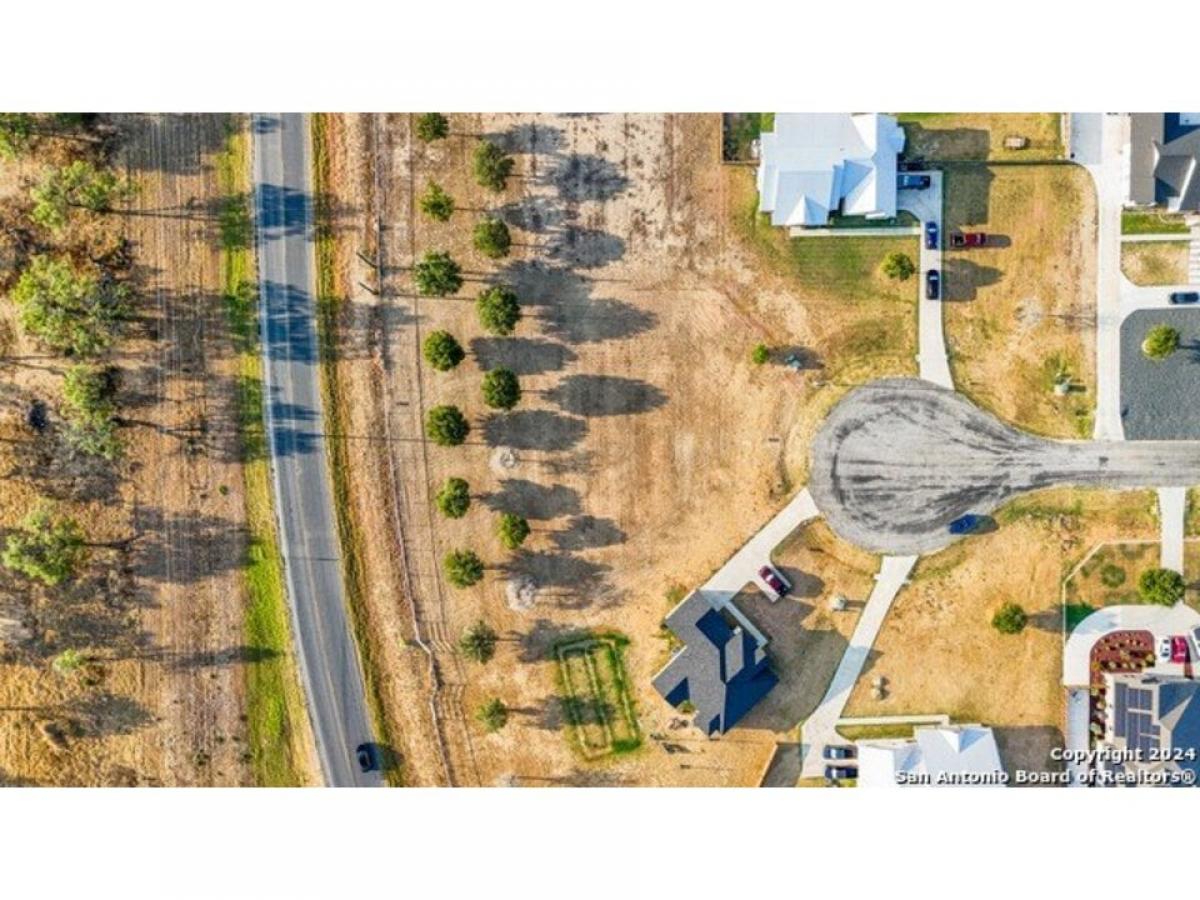 Picture of Residential Land For Sale in Lytle, Texas, United States