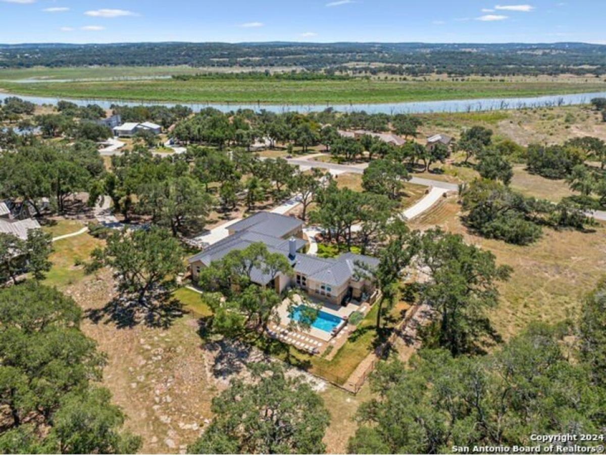 Picture of Home For Sale in Spring Branch, Texas, United States