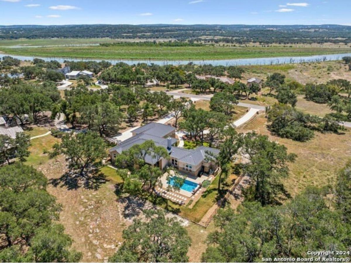 Picture of Home For Sale in Spring Branch, Texas, United States