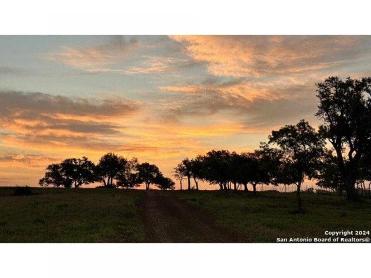 Picture of Residential Land For Sale in Lampasas, Texas, United States