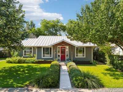 Home For Sale in Alamo Heights, Texas