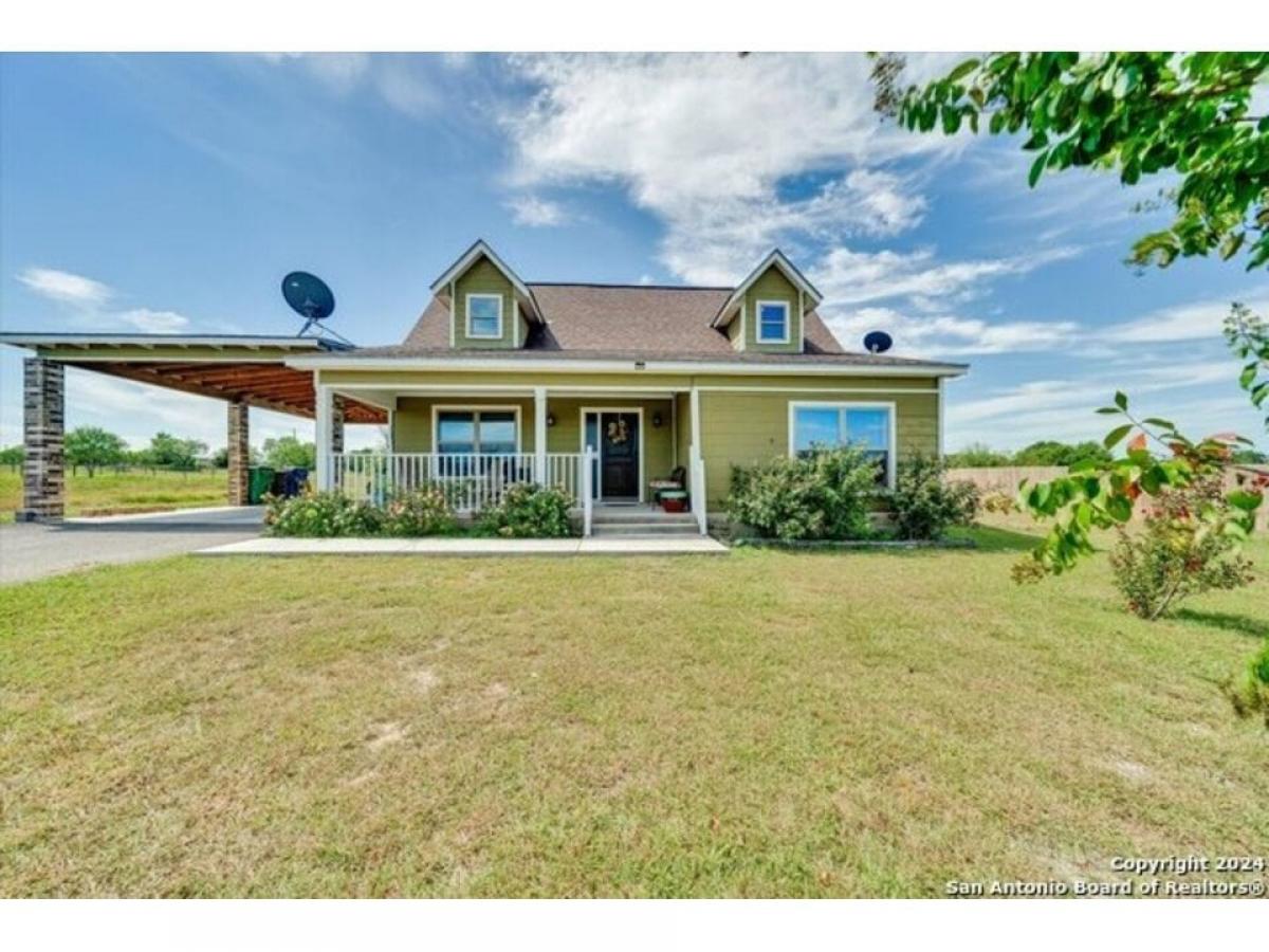 Picture of Home For Sale in Seguin, Texas, United States