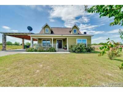 Home For Sale in Seguin, Texas