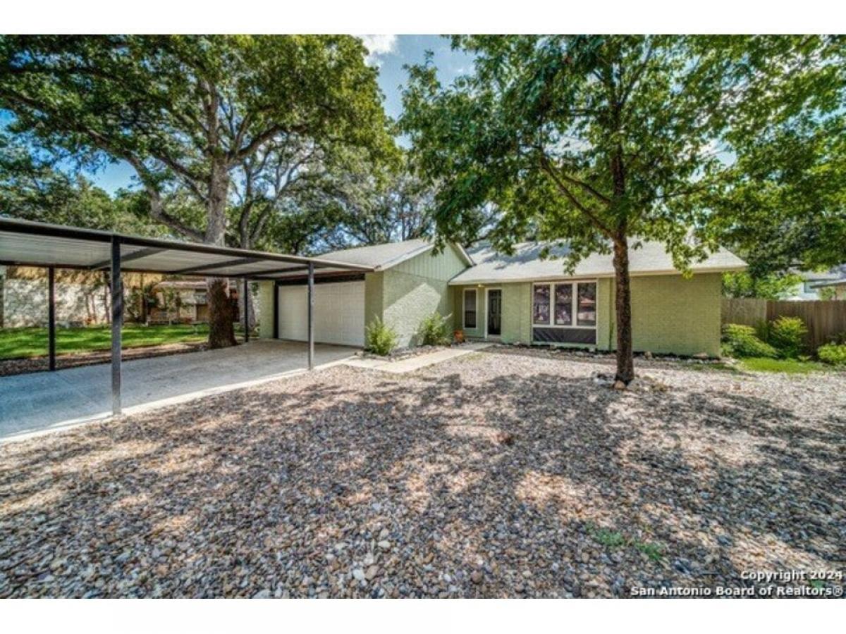 Picture of Home For Sale in San Antonio, Texas, United States