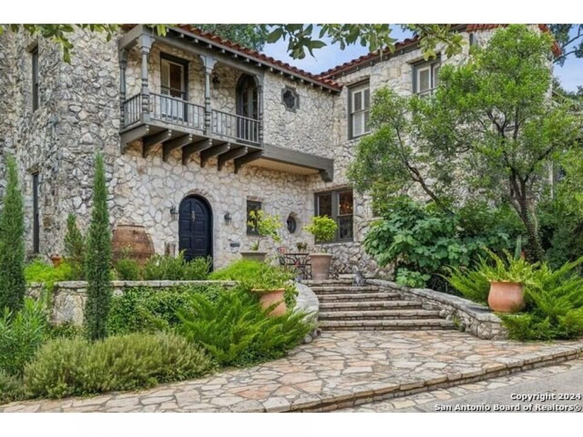 Picture of Home For Sale in San Antonio, Texas, United States