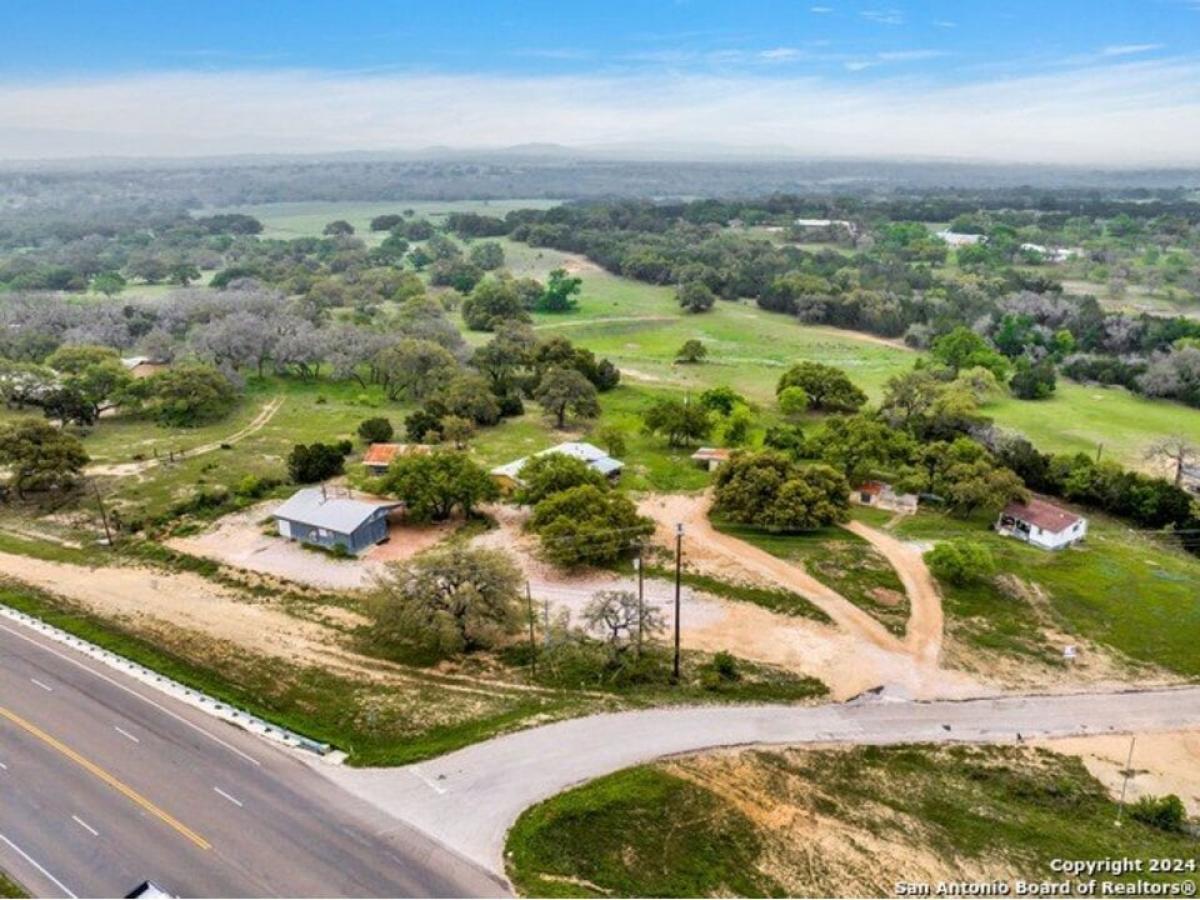 Picture of Home For Sale in Hye, Texas, United States