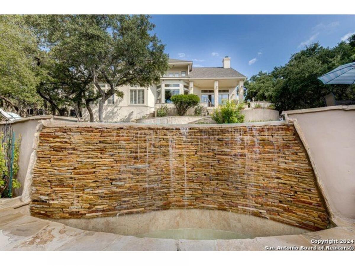 Picture of Home For Sale in San Antonio, Texas, United States