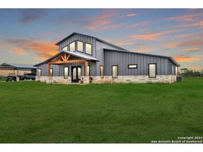 Home For Sale in Adkins, Texas