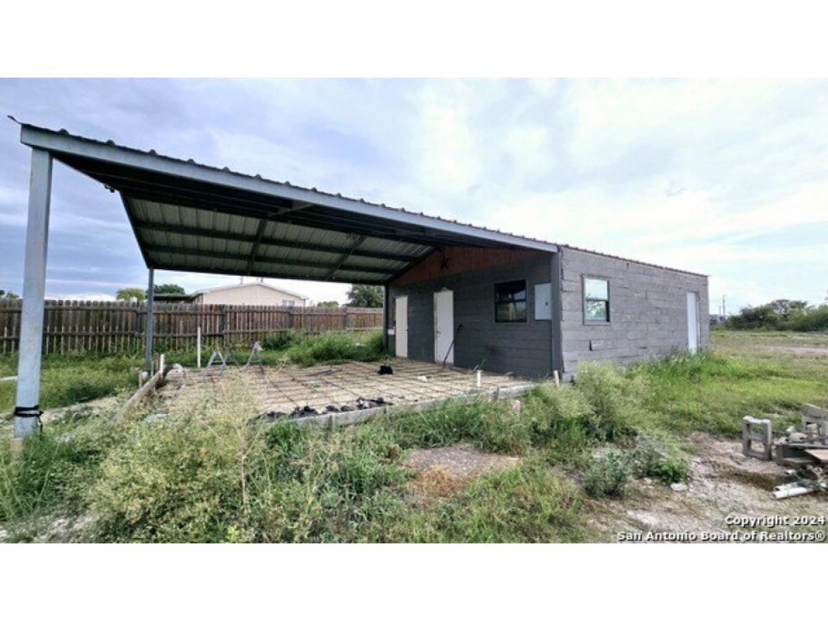 Picture of Home For Sale in Castroville, Texas, United States