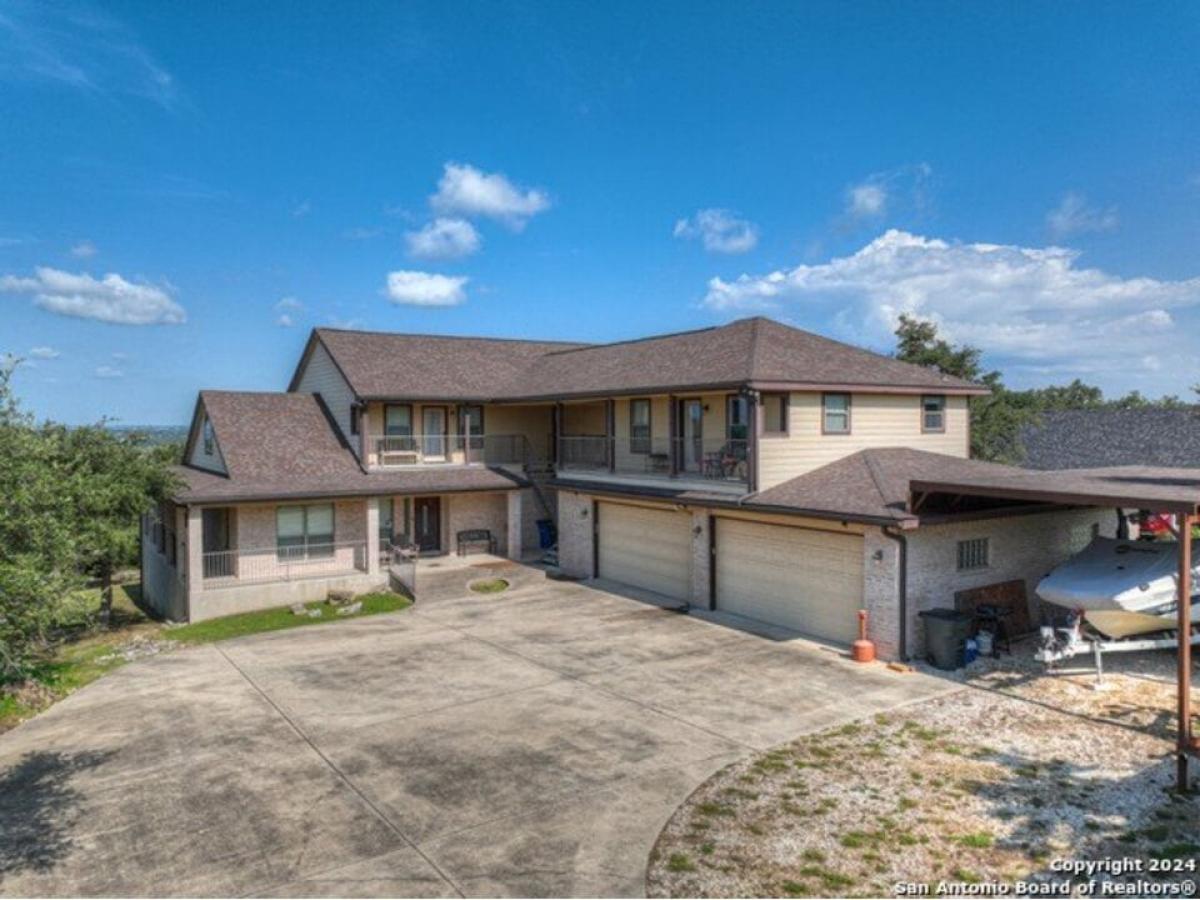 Picture of Home For Sale in Canyon Lake, Texas, United States