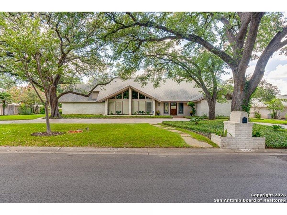 Picture of Home For Sale in Castle Hills, Texas, United States