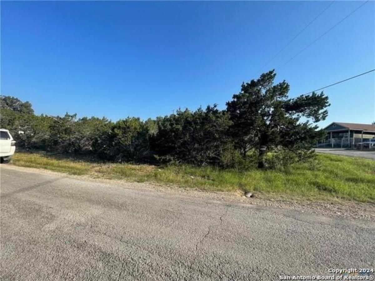 Picture of Residential Land For Sale in Canyon Lake, Texas, United States