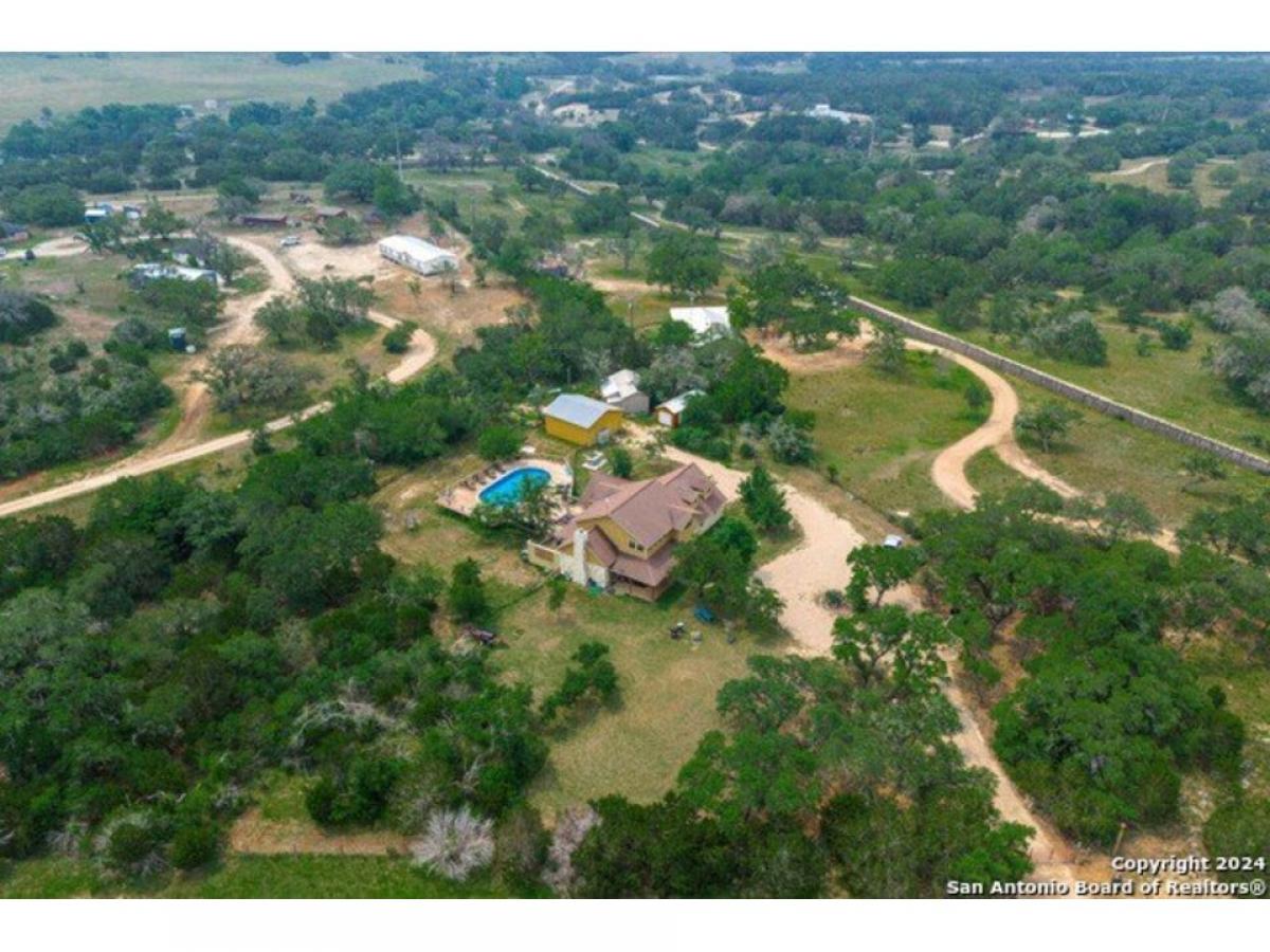 Picture of Home For Sale in Bandera, Texas, United States