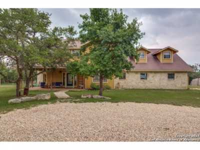 Home For Sale in Bandera, Texas