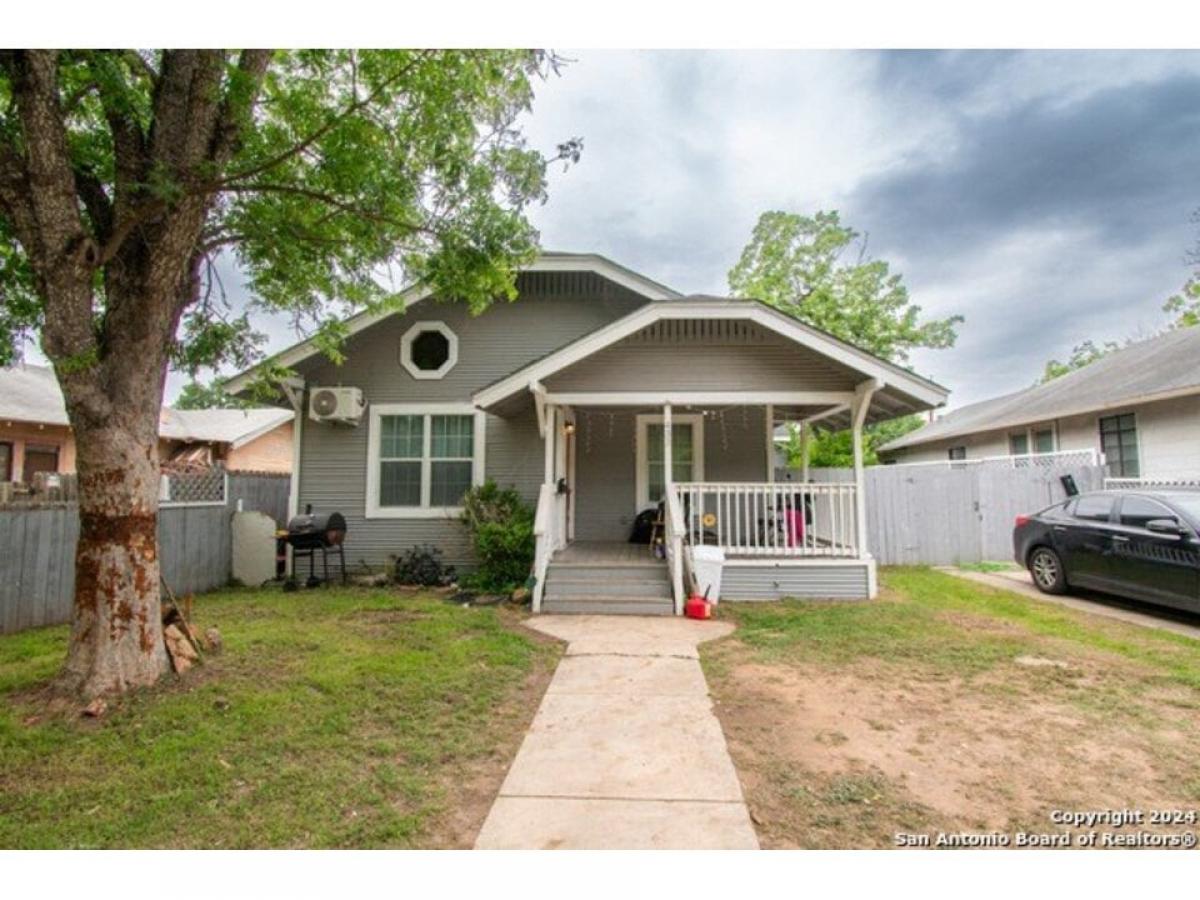 Picture of Home For Sale in San Antonio, Texas, United States