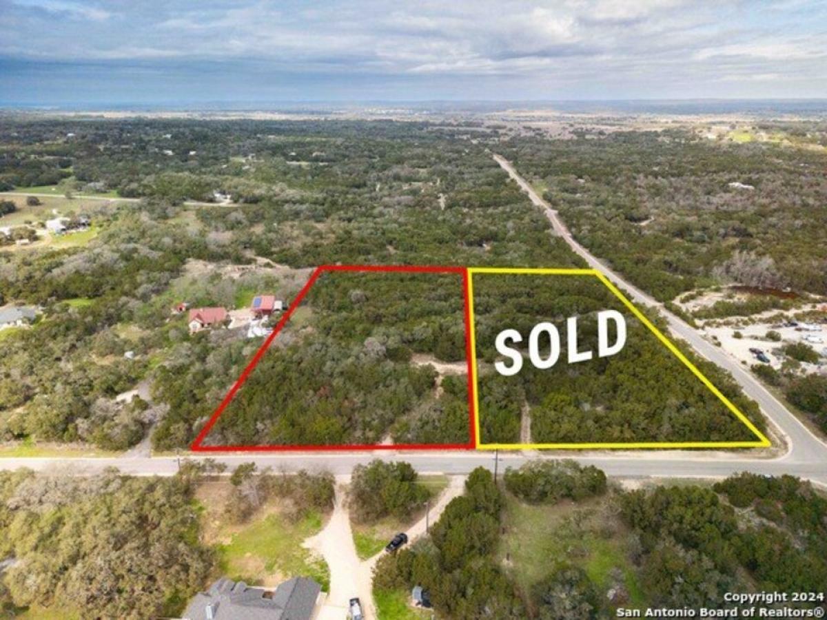 Picture of Residential Land For Sale in New Braunfels, Texas, United States