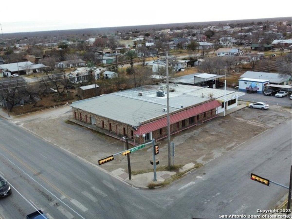 Picture of Home For Sale in Crystal City, Texas, United States