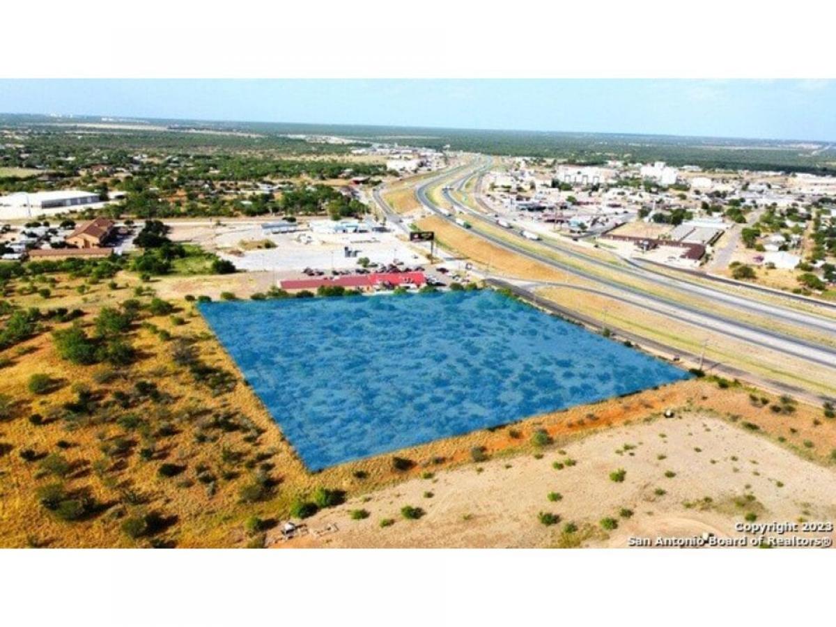 Picture of Residential Land For Sale in Cotulla, Texas, United States