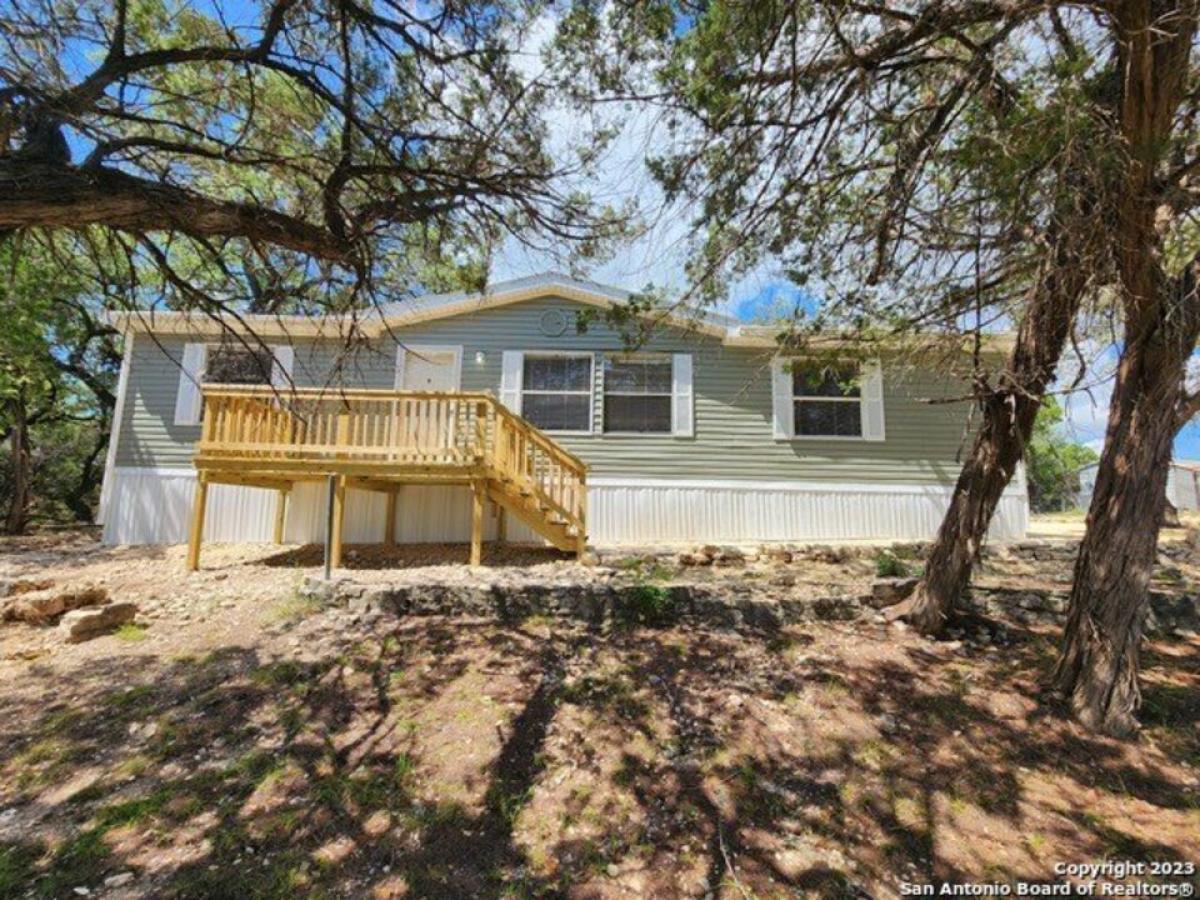 Picture of Home For Sale in Bandera, Texas, United States