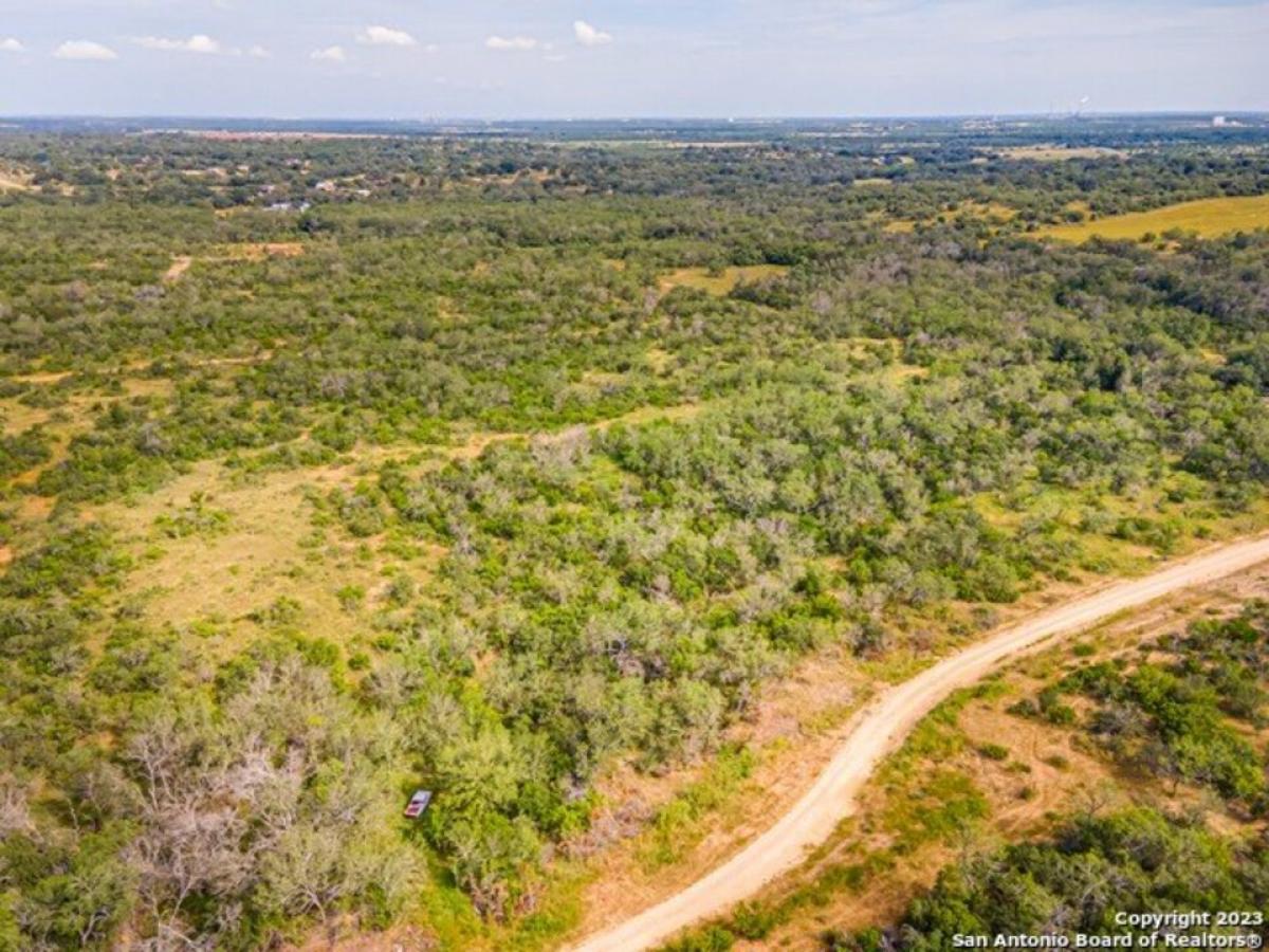 Picture of Residential Land For Sale in Floresville, Texas, United States