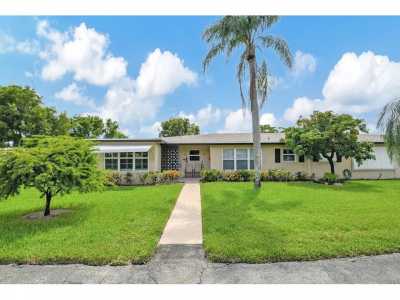 Home For Sale in Delray Beach, Florida