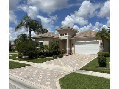 Home For Sale in Boynton Beach, Florida