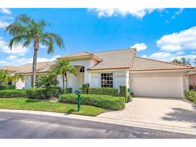 Home For Sale in Palm Beach Gardens, Florida