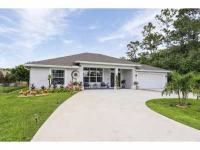 Home For Sale in Port Saint Lucie, Florida