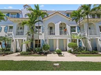 Home For Sale in Boynton Beach, Florida