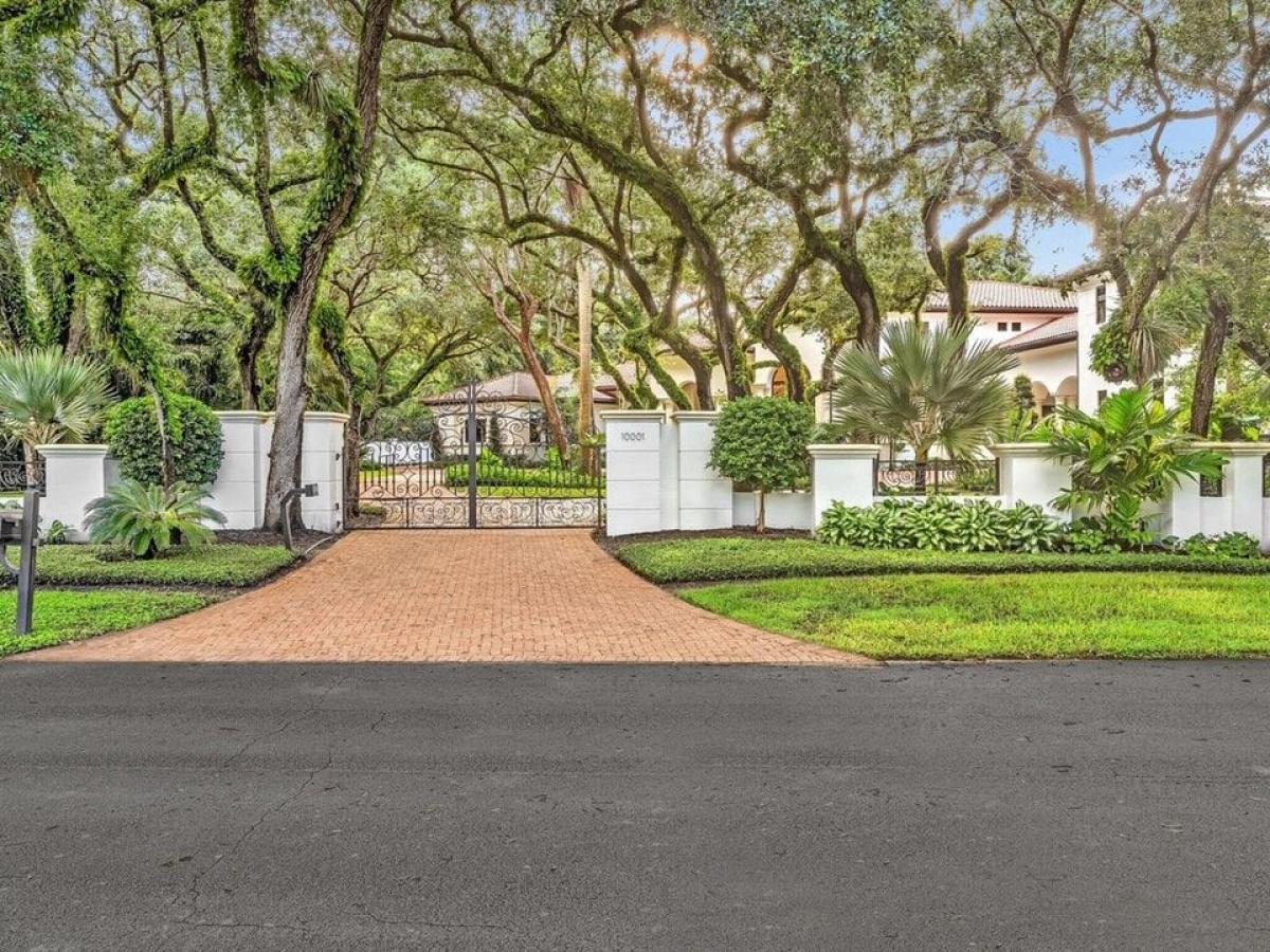 Picture of Home For Sale in Coral Gables, Florida, United States