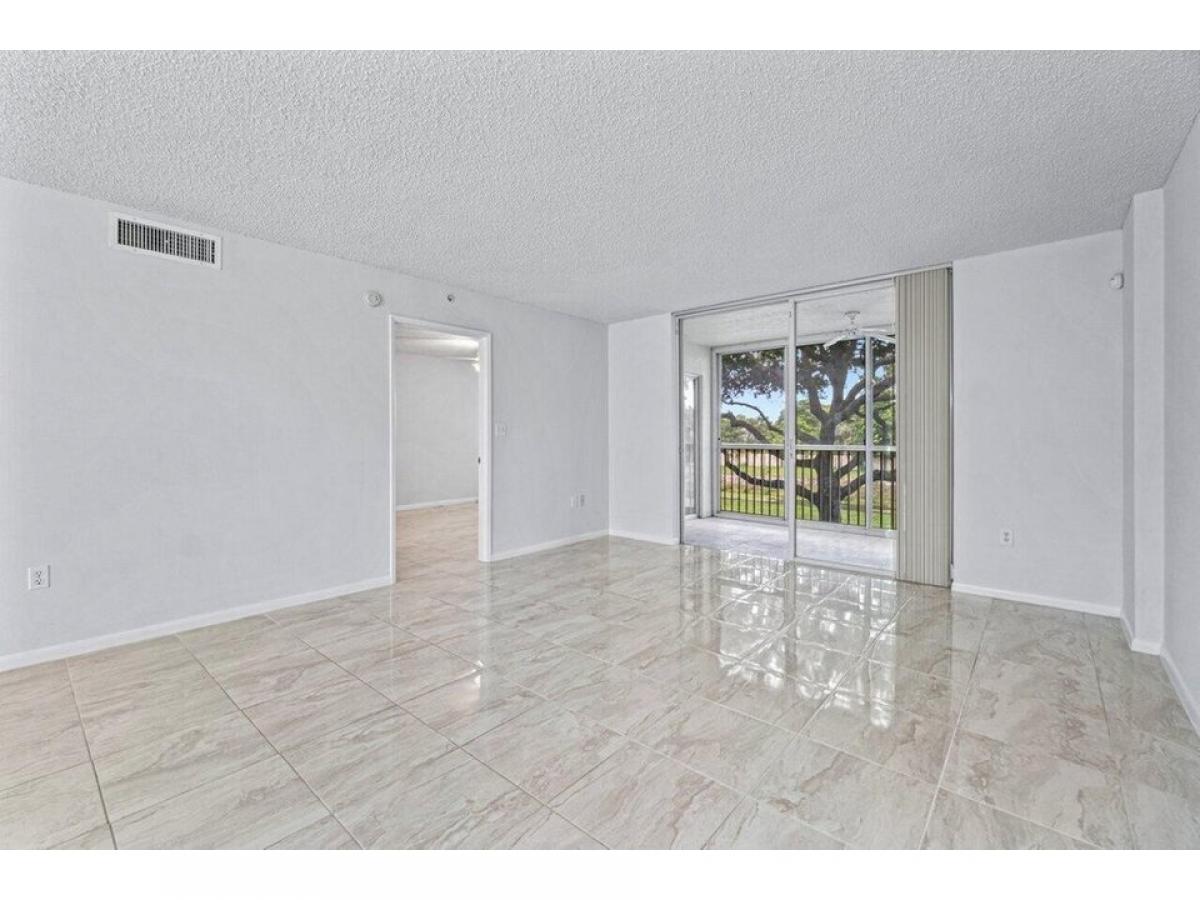 Picture of Home For Sale in Lake Worth, Florida, United States