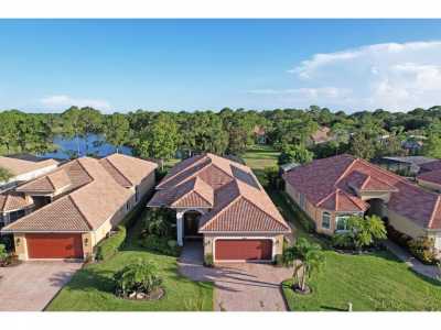 Home For Sale in Port Saint Lucie, Florida