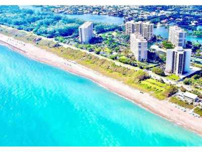 Home For Sale in Boca Raton, Florida