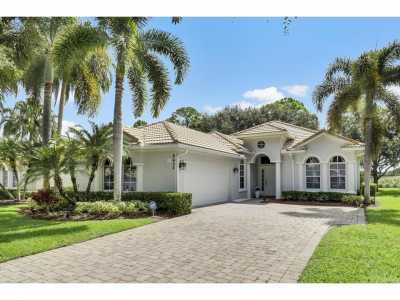 Home For Sale in Port Saint Lucie, Florida