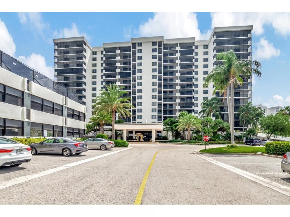 Picture of Home For Sale in Highland Beach, Florida, United States