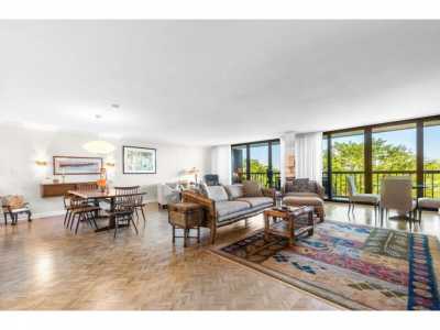 Home For Sale in West Palm Beach, Florida