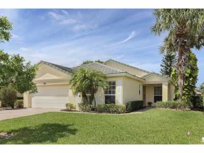 Home For Sale in Port Saint Lucie, Florida