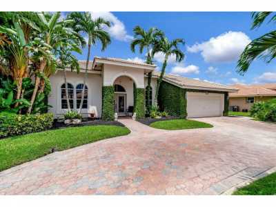 Home For Sale in Boynton Beach, Florida