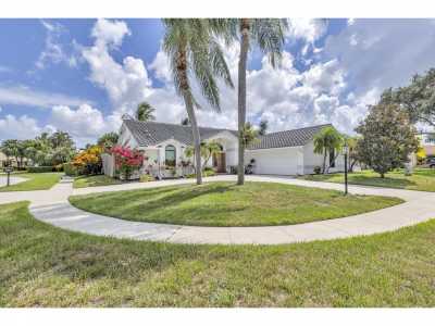 Home For Sale in Palm Beach Gardens, Florida