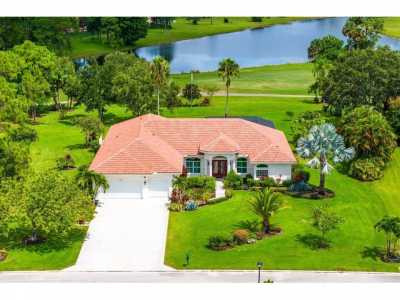 Home For Sale in Palm Beach Gardens, Florida